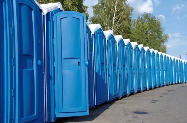 Best Porta potty rental near me  in Clinton, OH